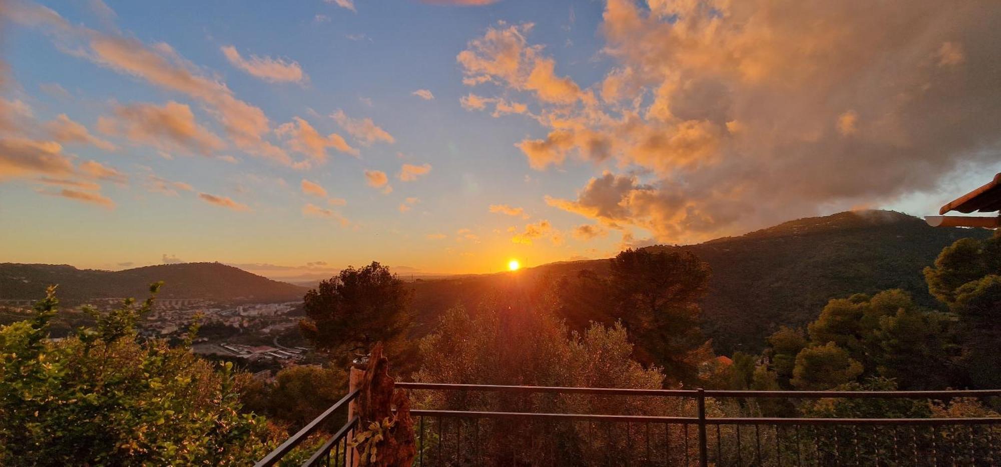 Le Chalet De La Pierreraie Cote D'Azur Piscine Terrasse Et Vue Mer Drap Εξωτερικό φωτογραφία